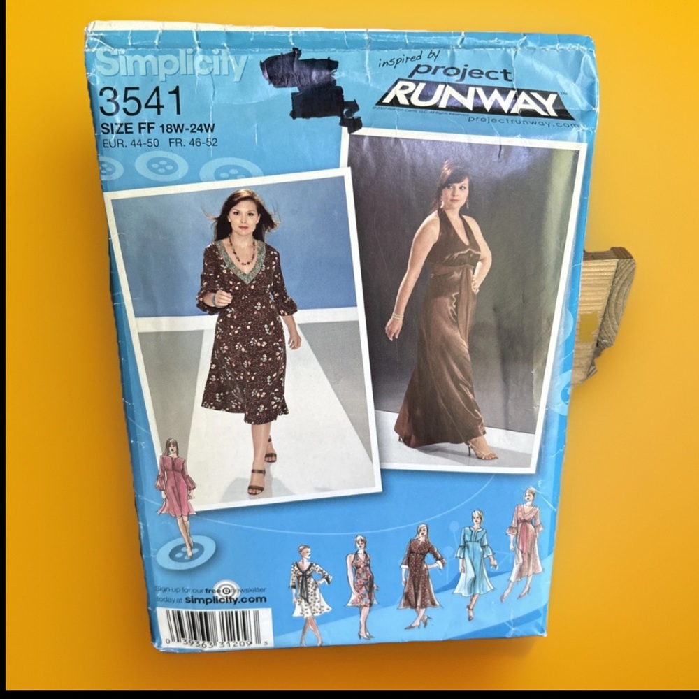 Simplicity Sewing Pattern 3541 Womens Dress Size FF 18W-24W UNCUT Project Runway